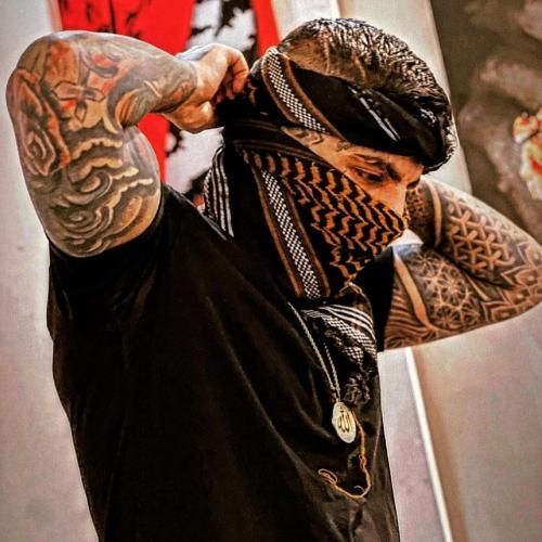 مهدیار حالا رفتی و دوراتو زدی برگرد خب