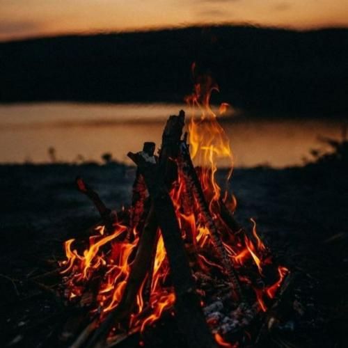  هه میدونی شوخی کردم من دوست دارم حتی اگه دوریم از هم