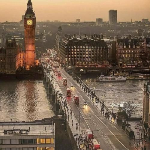  پر فحش شده دفتر من رو‌ شونم نشسته کفتر غم