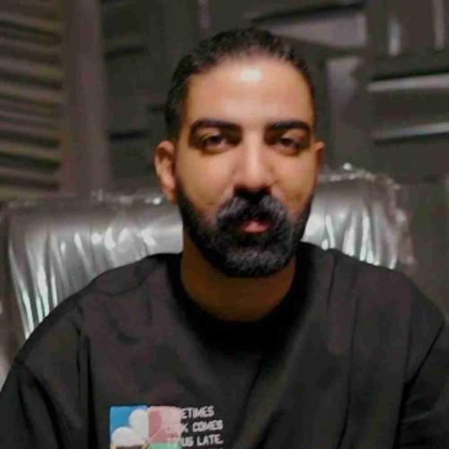 میلاد غلامی چشم بسته مه بیدارم جز تو مه کی دارم