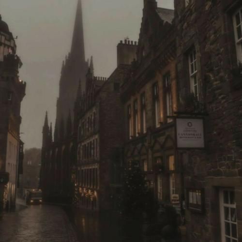  من که فقط توی دنیا همیشه با تو بودم