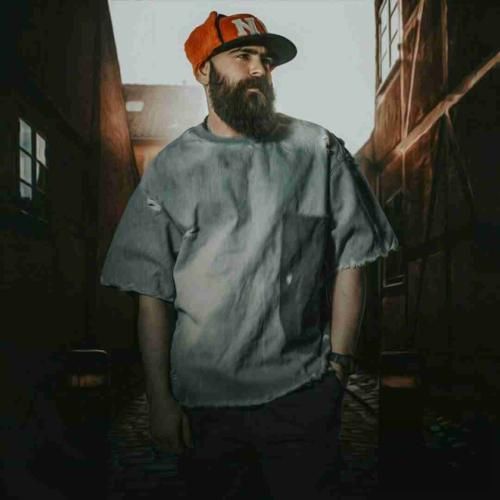 معین زد الا و بلا من و تو تا ته دنیا من و تو