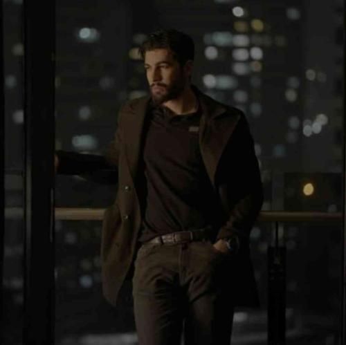 کیارش هنوزم نگرانتم هنوزم دلم میزنه برات