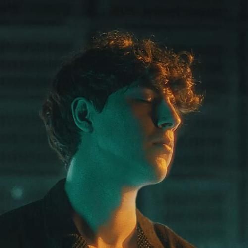 وندار آغوش تو همه آرامش من تمام خواهش من