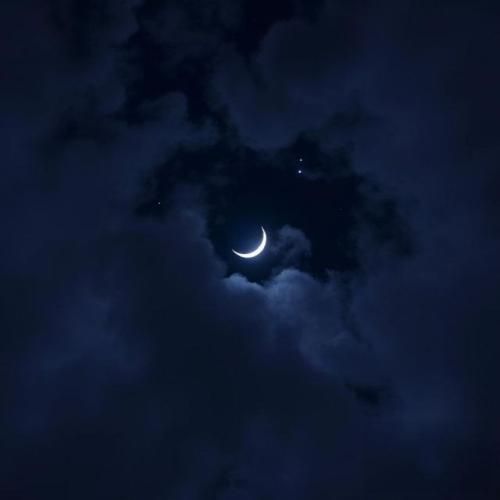  نمیزاره بکنم من ماچش میگه باید یه مدت بگذره