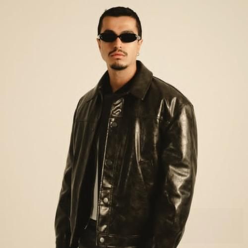 بهزاد لیتو تکست میده بیا هی پهلوم بیارم پس من تا کی دووم