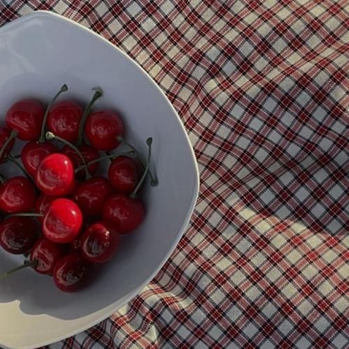  یاد اون روزا بخیر کم کم روزی دوبار باهم قهر میکردیم