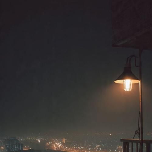  یه جوری منو ببوس انگار دفعه آخره انگار فردا